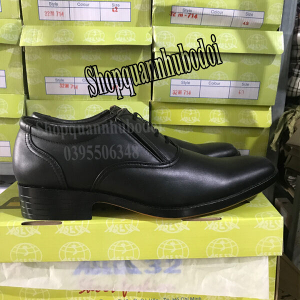 Giày tướng đế vàng